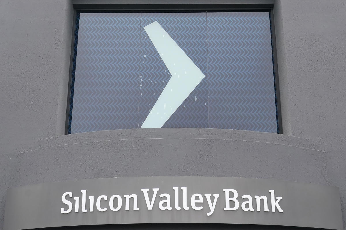 #U.S. government guarantees all Silicon Valley Bank deposits, money available Monday [Video]