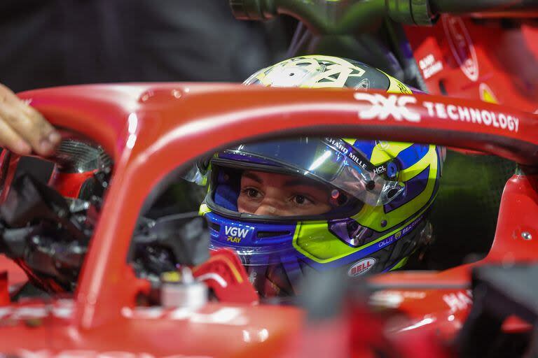 Ferrari todavía no confirmó el regreso de Carlos Sainz para el Gran Premio de Australia; Bearman viajará a Melbourne, porque si el español retorna, el joven británico retomará su actuación en Fórmula 2.