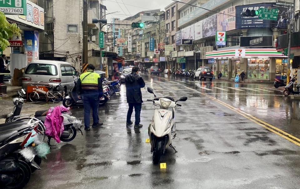 新北三重區今清晨發生一起死亡車禍。（圖／翻攝畫面）