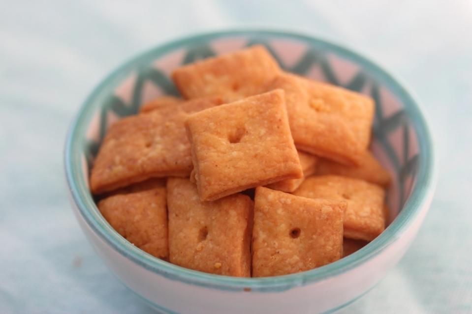 Easy Homemade Cheese Crackers
