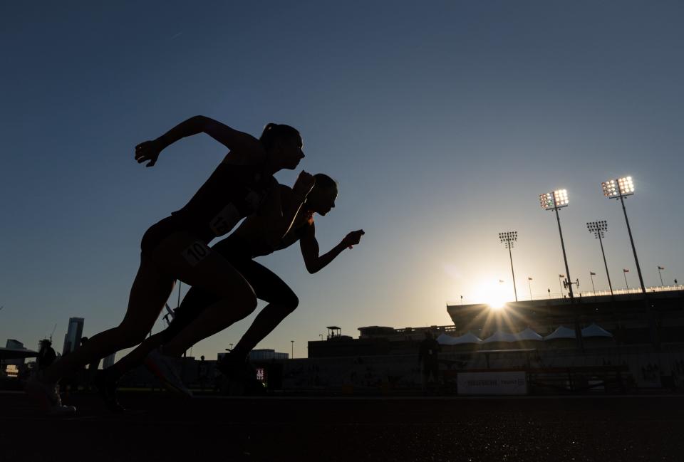 Being out at dusk or dawn makes for cooler running, but you are more likely to run into mosquitoes at those times.