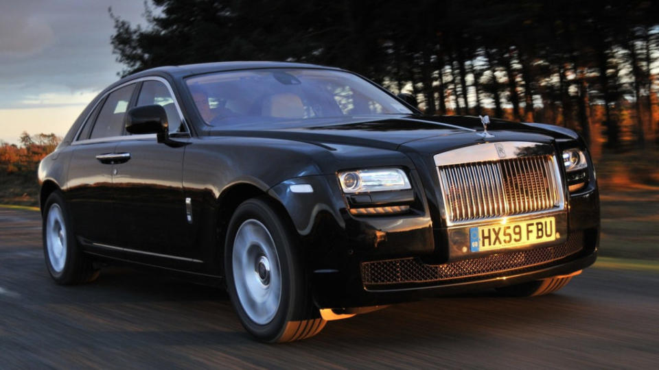 2012年出廠的Rolls-Royce Ghost搭載6.6升V12雙渦輪增壓汽油引擎，圖為2010款。(圖片來源 / Rolls-Royce)