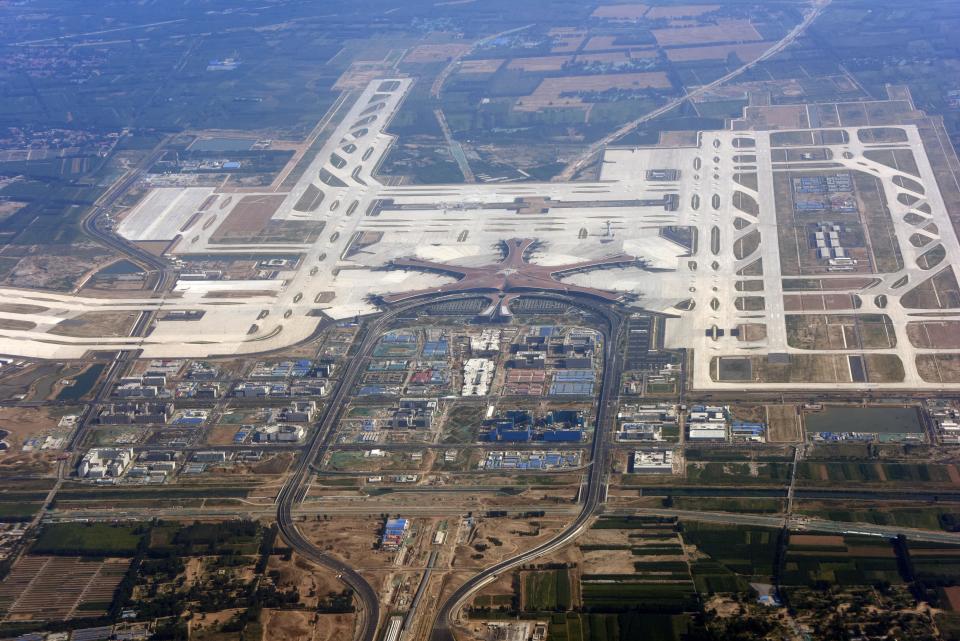 Zu Beginn stehen vier Start- und Landebahnen zur Verfügung - in Zukunft sollen es sieben werden. (Bild: Sun Zifa/China News Service/Visual China Group via Getty Images)