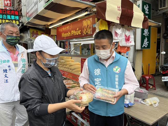 民進黨苗栗縣長候選人徐定禎24日公布新住民政見。（徐定禎競總提供／謝明俊苗栗傳真）