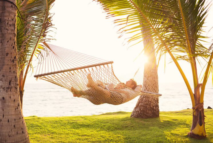 Bucólica pero nada ergonómica, la hamaca no es el mejor sitio para echarse la siesta. No debes pasar más de 10 minutos tumbado en ella. (Foto: Getty)