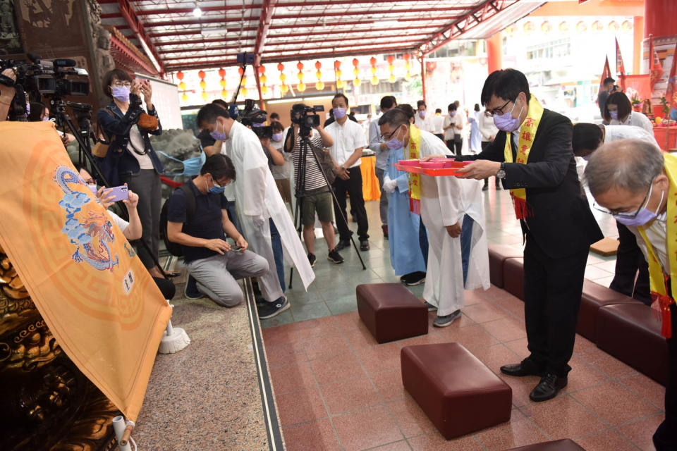 高雄意誠堂關帝廟今天舉行祈雨祭典。   圖：高雄市政府/提供