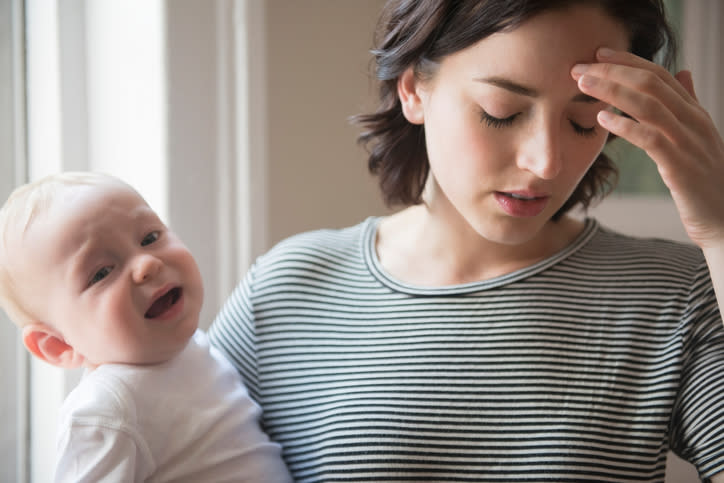 La depresión posparto es una condición que afectaría la relación entre la madre y el bebé. Foto: JGI/Jamie Grill/Getty Images
