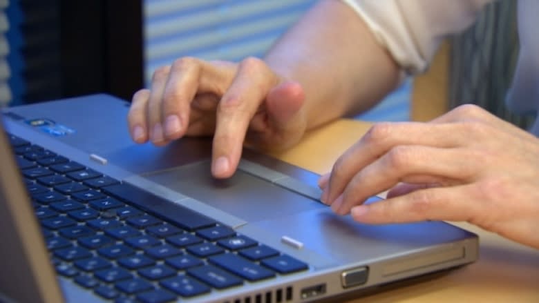 2 laptops stolen from Regina-area school divisions