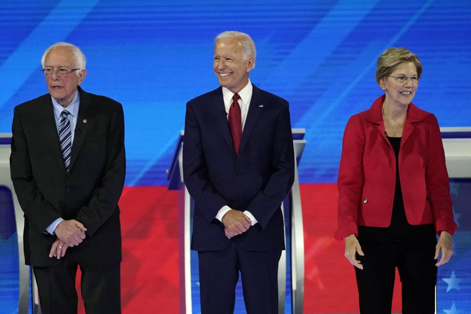 Bernie Sanders, Joe Biden y Elizabeth Warren, los punteros y más fuertes precandidatos en el proceso primario del Partido Demócrata. Los tres, según encuestas, derrotarían a Donald Trump. (AP Photo/David J. Phillip)