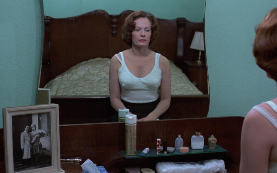 Delphine Seyrig as Jeanne Dielman - Alamy