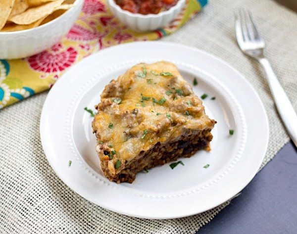 <strong>Get the <a href="http://www.thisgalcooks.com/2013/08/27/quick-easy-cheesy-taco-casserole/" target="_blank">Quick And Easy Cheesy Taco Casserole recipe</a> from This Gal Cooks</strong>