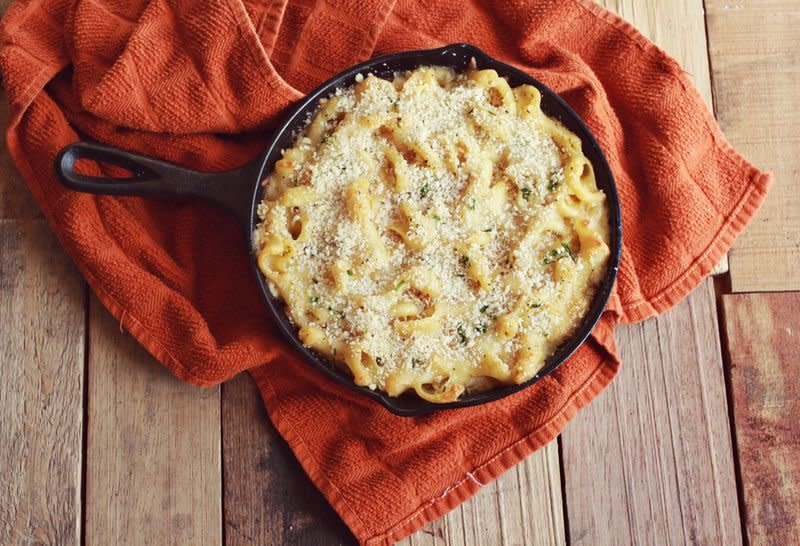 <strong>Get the <a href="http://www.abeautifulmess.com/2012/12/emmas-favorite-baked-macaroni-1.html" target="_blank">Emma's Favorite Baked Macaroni recipe </a>from A Beautiful Mess</strong>