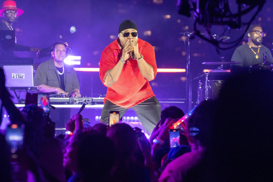 LL Cool J performs in New York City on July 4, 2023.  (Ron Adar / ZUMA Press Inc / Alamy Stock Photo)