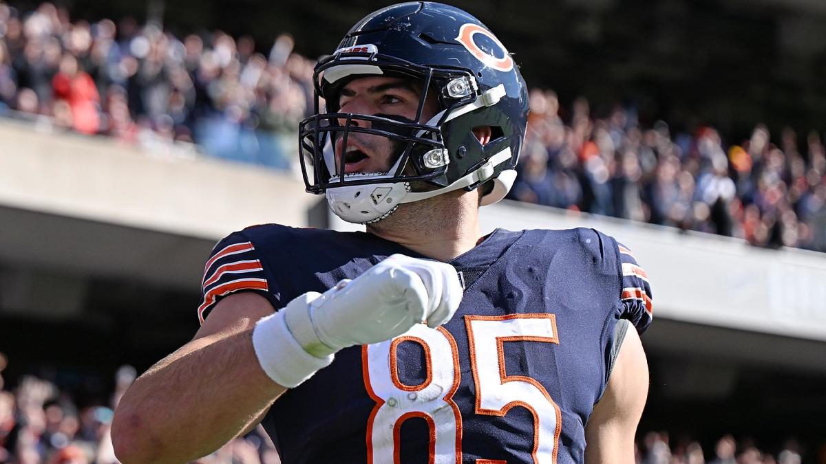 Josh Lucas: Tyson Bagent's job as Bears' QB2 is helping Justin Fields, not  playing football – NBC Sports Chicago