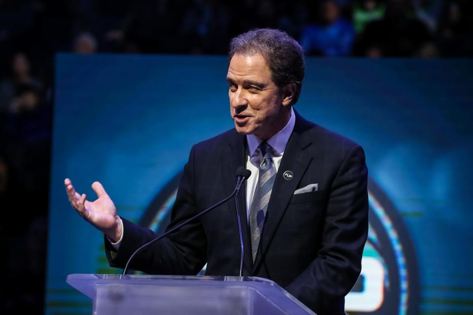 Kevin Harlan will have the play-by-play call of the Miami Dolphins vs. Chicago Bears NFL Week 9 game on Sunday.