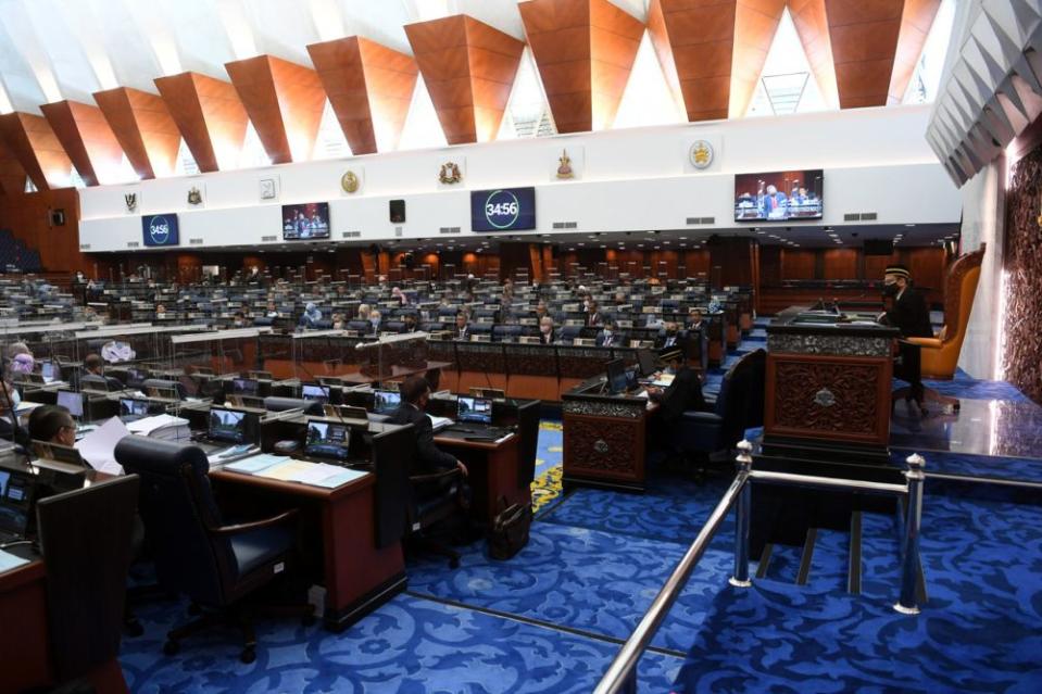 Perikatan Nasional's Budget 2021 was passed in the Dewan Rakyat this evening following a voice vote.  — Bernama pic