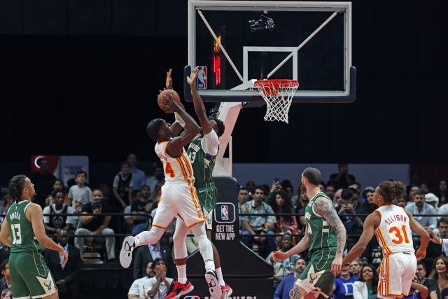 Bradeaux on X: Victor Wembanyama standing next to Jaden Ivey and 7 footer  Chet Holmgren…  / X