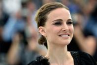 Natalie Portman wurde 2009 fälschlicherweise für tot erklärt. Die vermeintliche Ursache war spektakulär: Die Schauspielerin stürzte angeblich im Juni 2009 in Neuseeland von einer Klippe. Gestimmt hat die Nachricht natürlich nicht. (Bild: Pascal Le Segretain/Getty Images)