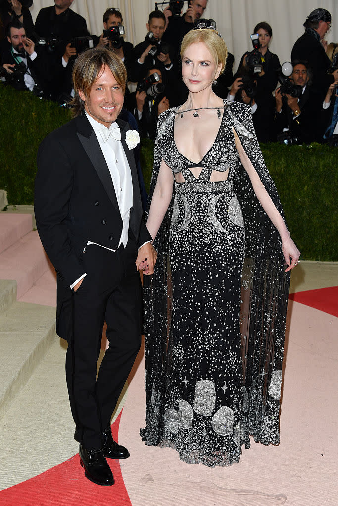 2016年5月2日，Keith Urban 與 Nicole Kidman 參加 2016 Met Gala。