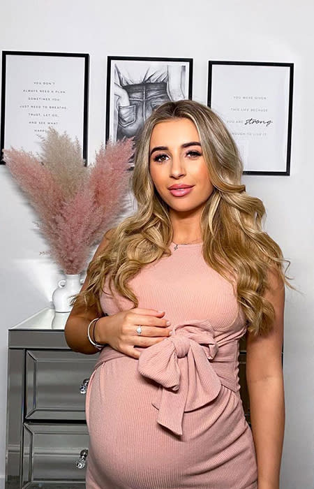 dani-dyer-pampas-pregnant