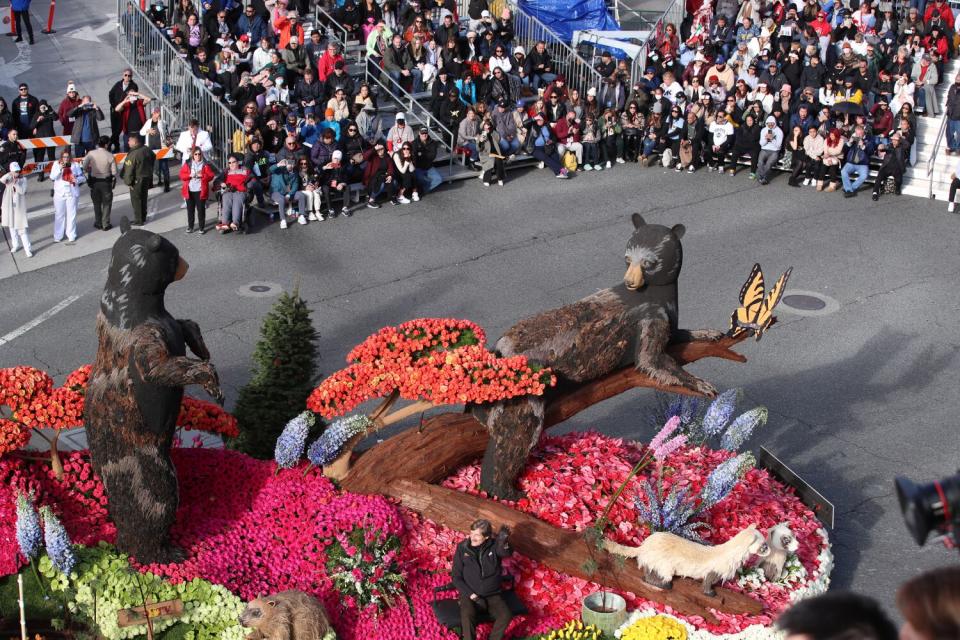 Bears and other animals on Mutual of Omaha's Wild Kingdom float at the Rose Parade.