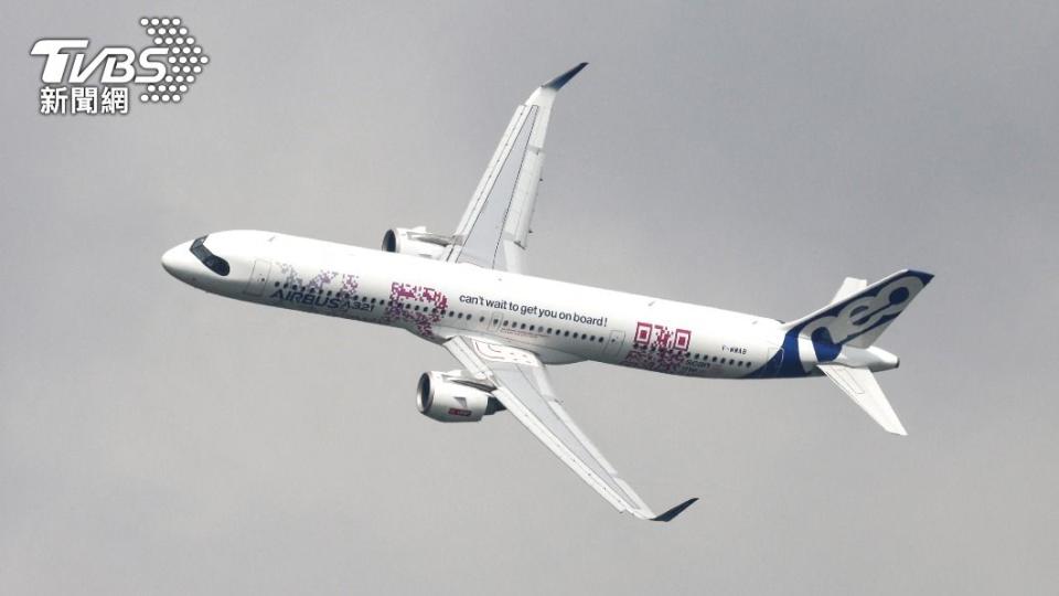 空巴A321在巴黎航空展上飛行。（圖／達志影像路透社）