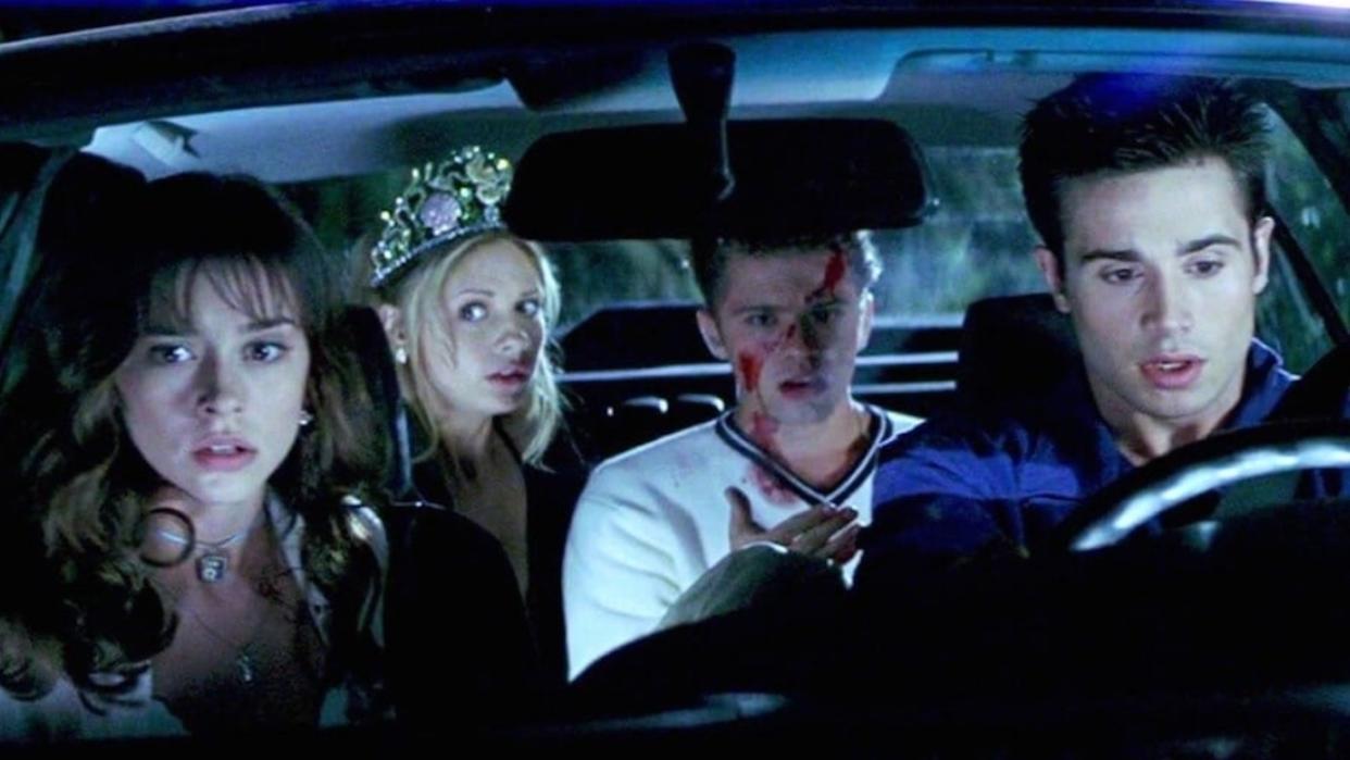  Jennifer Love Hewitt, Sarah Michelle Gellar, Ryan Phillippe and Freddie Prinze Jr in I Know What You Did Last Summer 