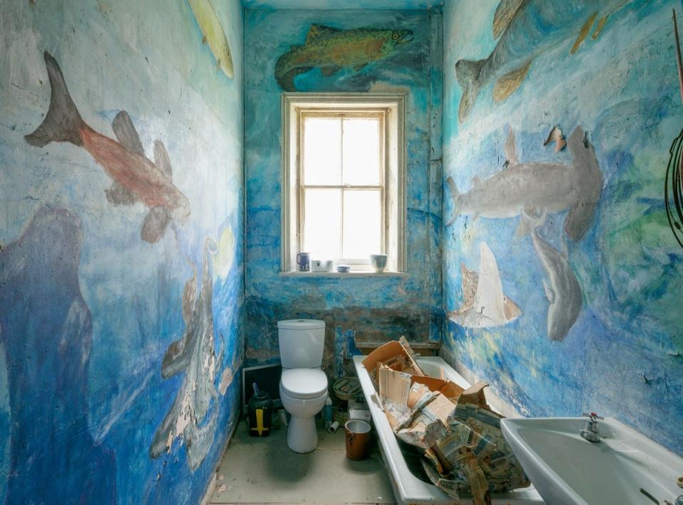 The bathroom was decorated with an underwater mural of sea creatures (Historic England Archive 2024/PA Wire)