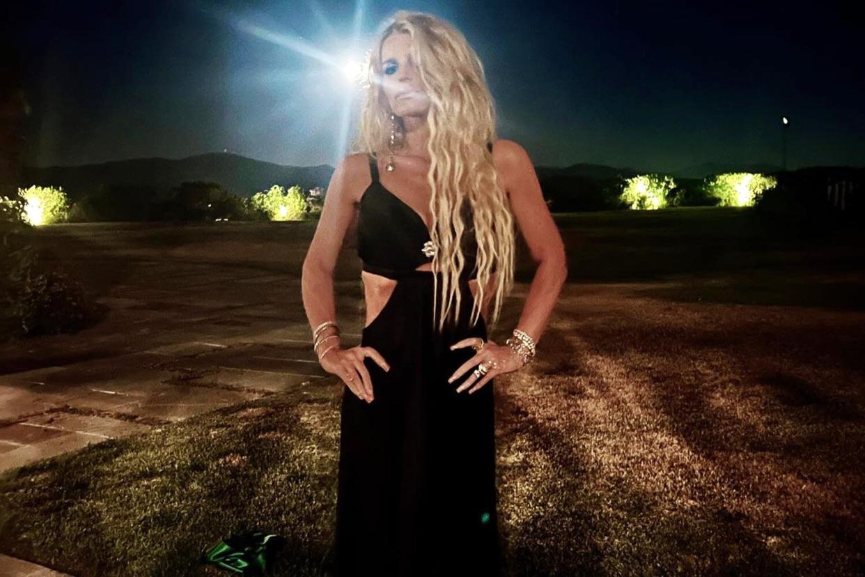 https://www.instagram.com/p/Cf4kTK4P467/ jessicasimpson Verified Oh lil Mrs 42 look at you leanin’ into the moonbeams to recharge and radiate a purposeful glowing heart. I am very proud of my faith, resilience and strength over the last 4 decades. Everything in my life that has or hasn’t happened yet makes turning 42 very exciting because I know what it takes personally to remain inside of DETERMINED PATIENCE. I know myself and I do love her very much. I know my purpose and I must say that ladies and gents I am equipped to waltz within every dream I own confidently. I am humbled and honored to finally be my own best friend. Ok ✨42✨ time to Rock ‘n’ Roll. ��⭐️����������������������‍♀️���������� 5h