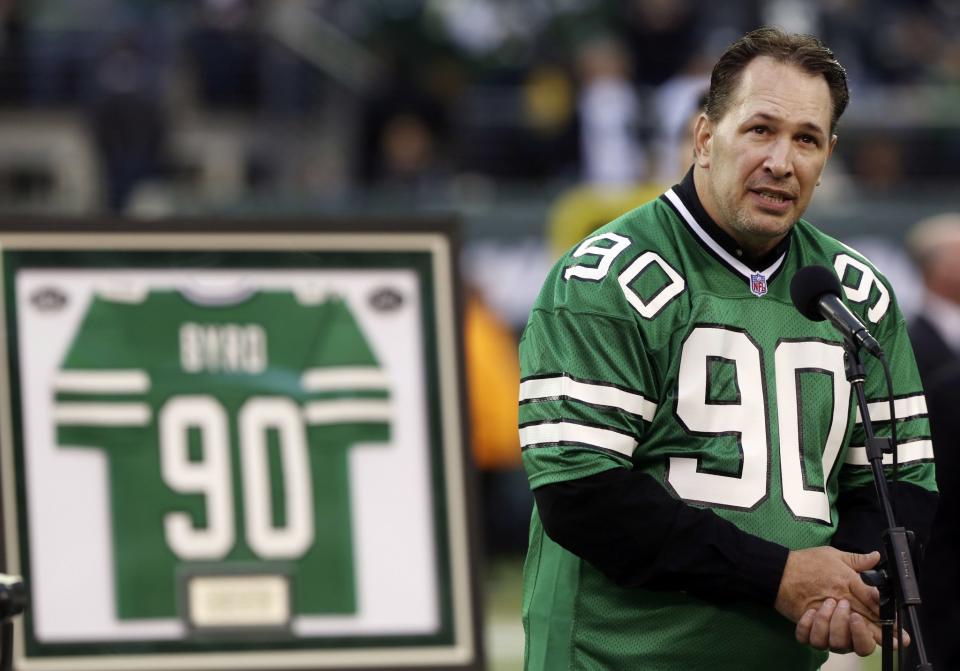 Former New York Jets defensive lineman Dennis Byrd, 50, was killed in a two-car crash in Oklahoma. (AP)