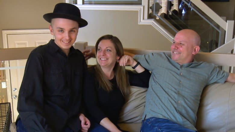 Belle River teen's music helps him, and others, during months of chemotherapy
