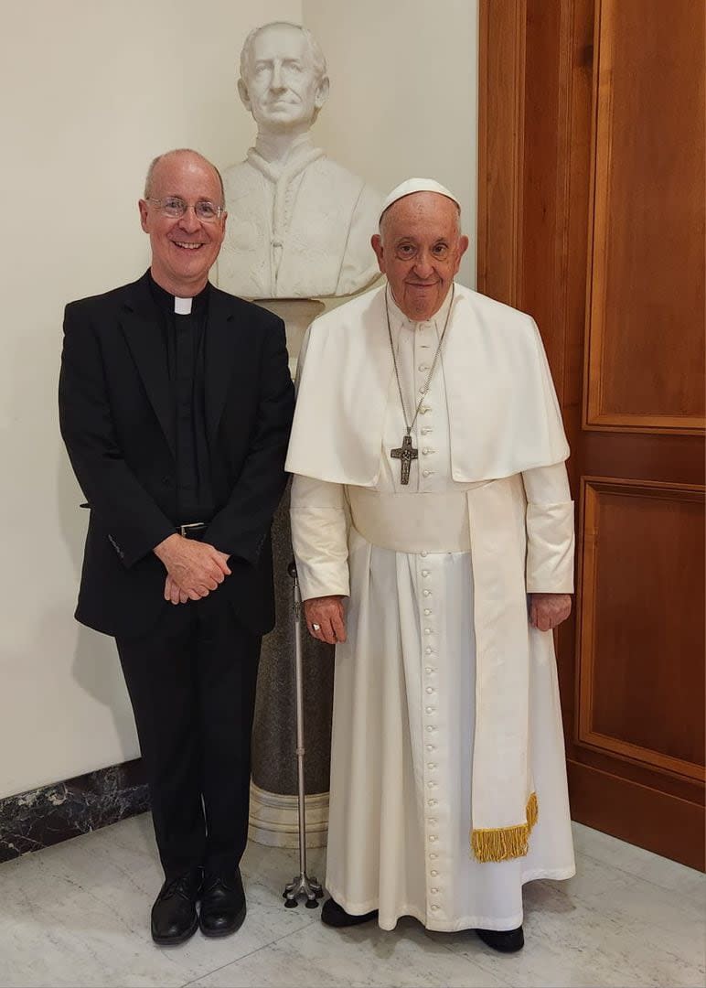 James Martin junto al papa Francisco