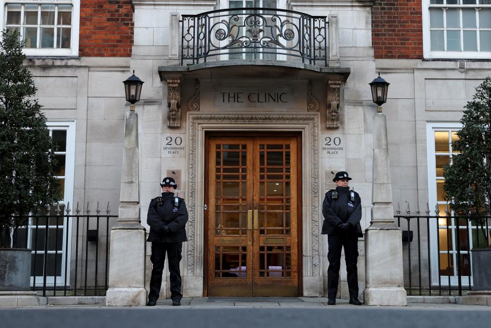 凱特王妃在倫敦動手術並住院休養，門口有警力看守。（資料照，路透社）