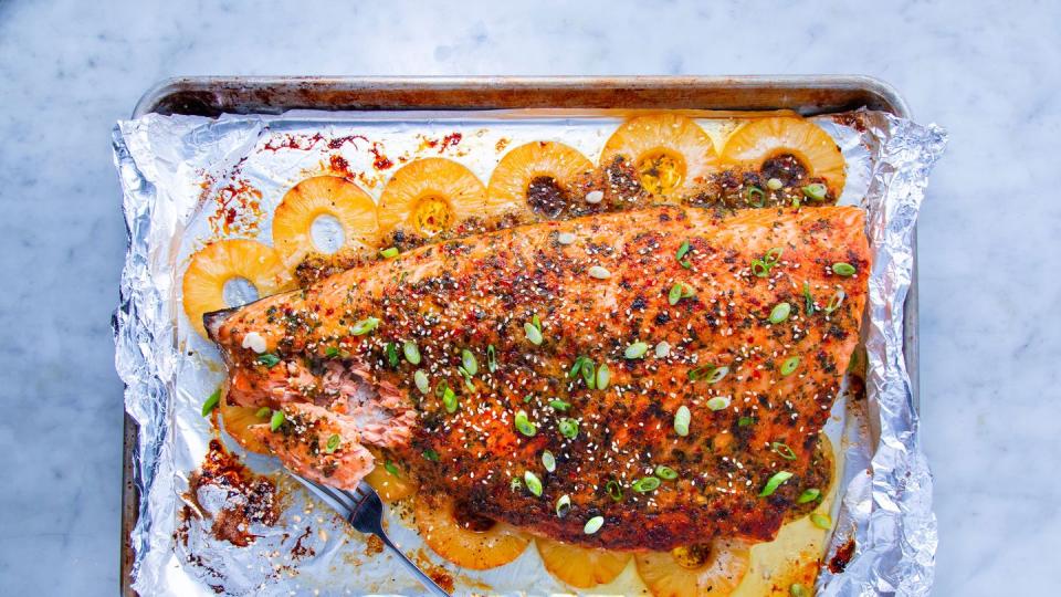 pineapple baked salmon delishcom