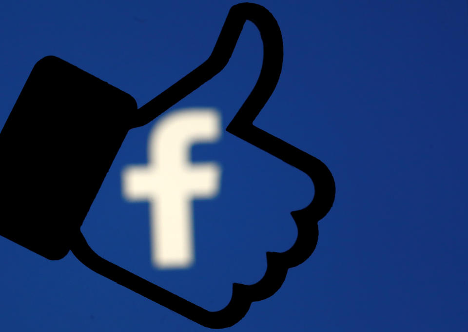 Daumen hoch: Facebooks inzwischen ikonischer Like-Button (Foto: REUTERS/Dado Ruvic/Illustration)