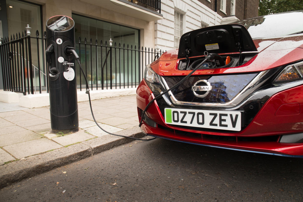 Nissan Leaf with green number plates