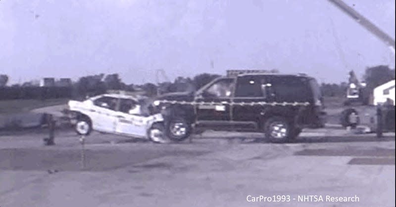 Gif: CarPro1993 - Crash Test Archive YouTube