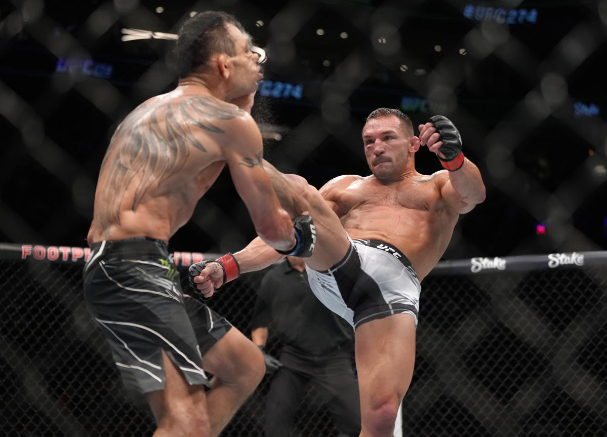 Michael Chandler KOs Tony Ferguson, calls out Conor McGregor