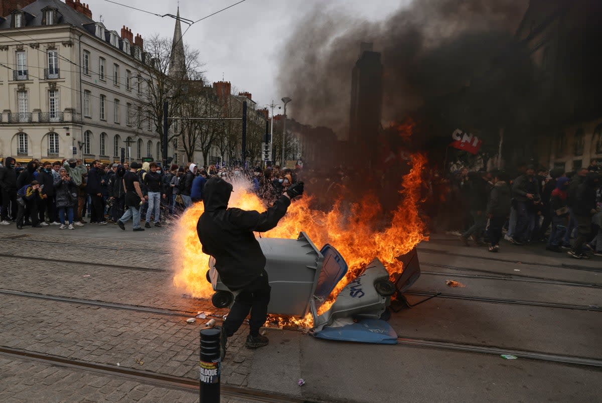 FRANCIA-PROTESTAS-FOTOGALERÍA (AP)