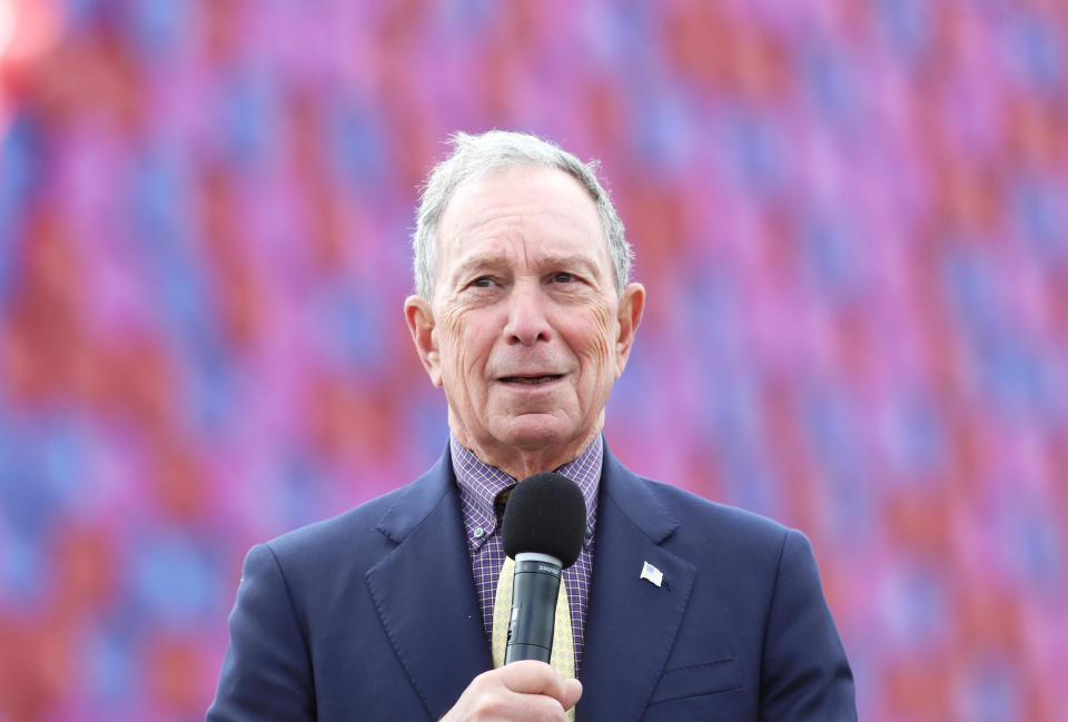 <p>El ex alcalde de Nueva York Michael Bloomberg, fundador y propietario de la compañía de información financiera Bloomberg LP, obtuvo el Máster de Administración de Empresa de la Escuela de Negocios de Harvard en 1968. (Foto: Simon Dawson / Reuters). </p>