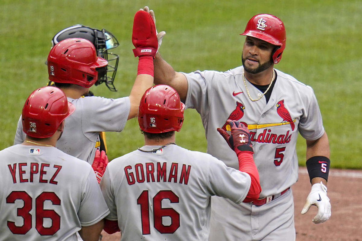 Cardinals' Albert Pujols homers twice, nears Alex Rodriguez on all