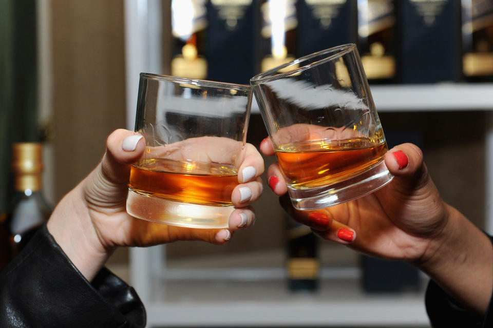 Ob sich Scotch-Trinkerinnen von dem neuen Label zusätzlich angesprochen fühlen, ist bisher unklar. (Bild: Getty Images)