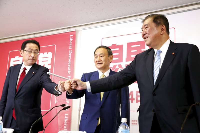 日本自由民主黨總裁選戰今天開跑，正式參選者一如預期，就是石破茂、菅義偉、岸田文雄三人。（美聯社）