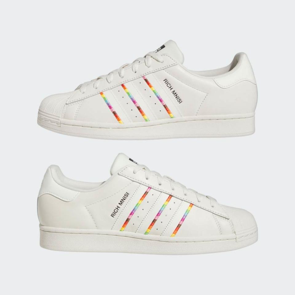 SUPERSTAR PRIDE運動休閒鞋，NT$1,899圖片來源：adidas官網