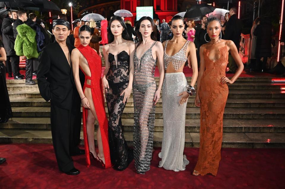 Self-Portrait designer Han Chong, Amelia Gray Hamlin, He Cong, Davika Hoorne, Nora Attal and Julia Sarr-Jamois (Dave Benet)