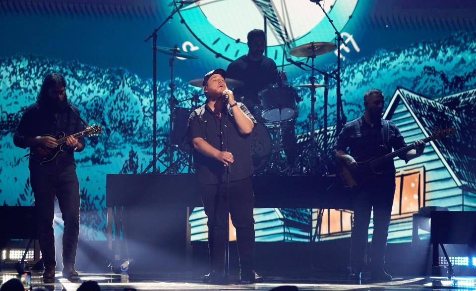 Luke Combs headlines a stadium show in Tampa this summer.