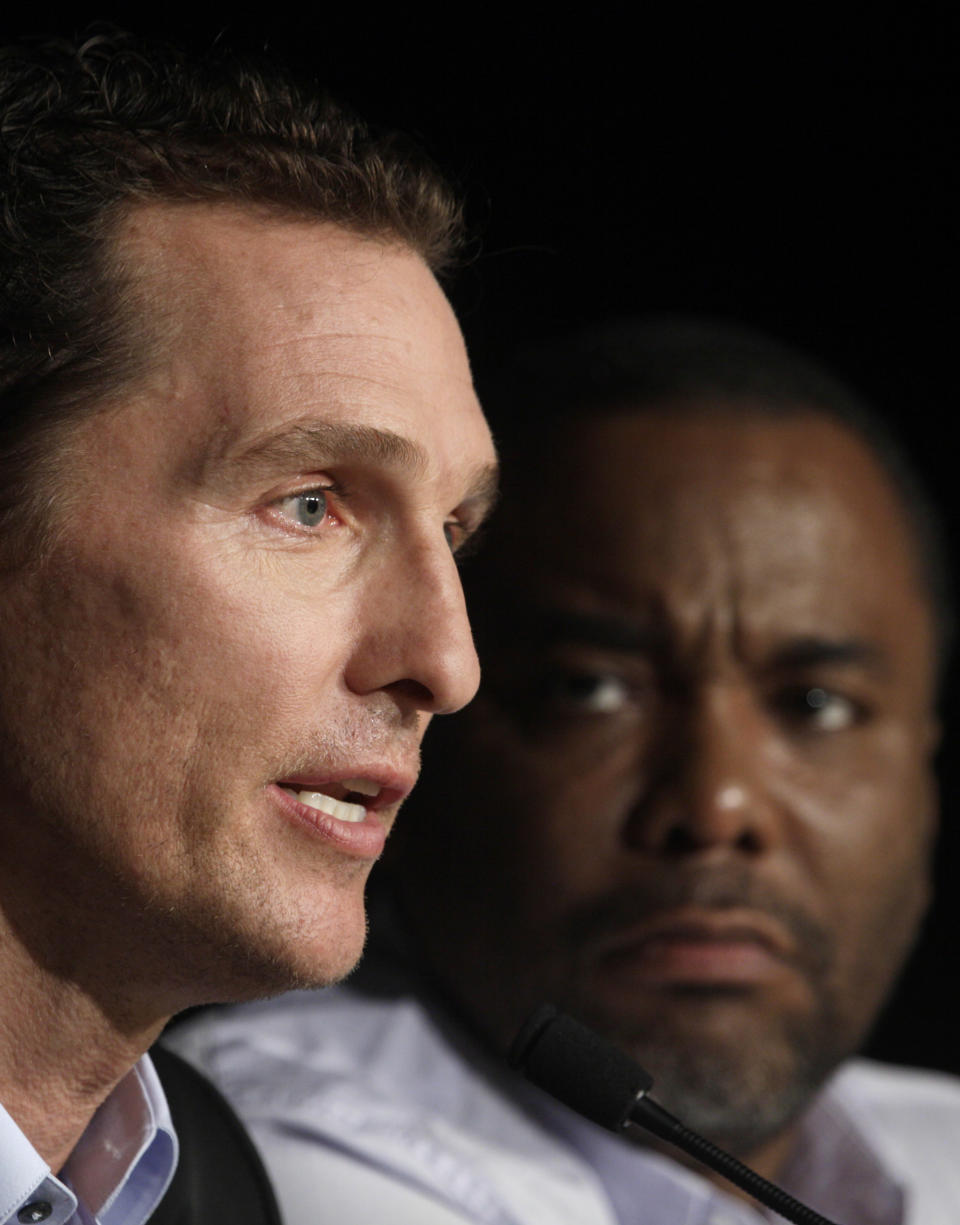 El actor Matthew McConaughey y el director Lee Daniels durante una conferencia de prensa de la película “The Paperboy” en el 65to Festival de Cine de Cannes, en Francia, el jueves 24 de mayo de 2012. (Foto AP/ Virginia Mayo)