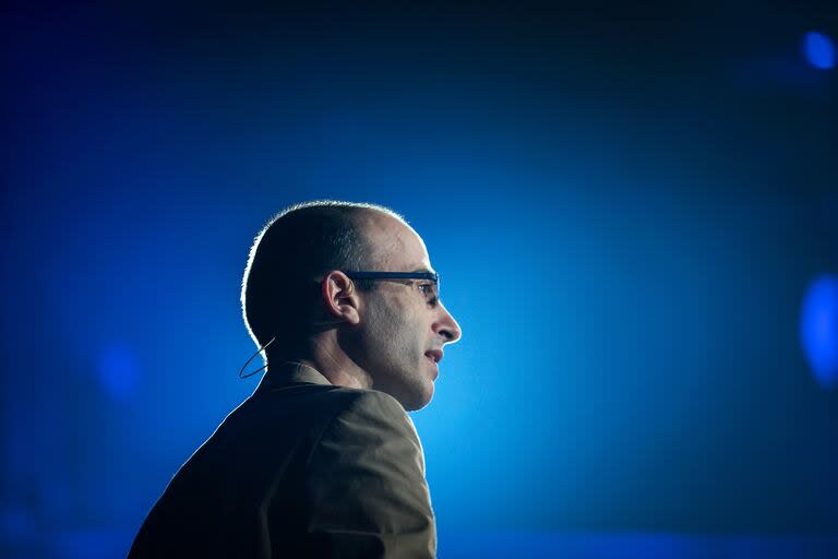 El escritor e historiador israelí Yuval Noah Harari