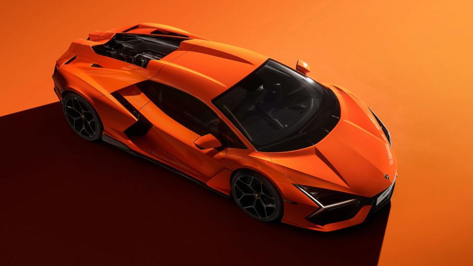 <p>2024 Lamborghini Revuelto</p>