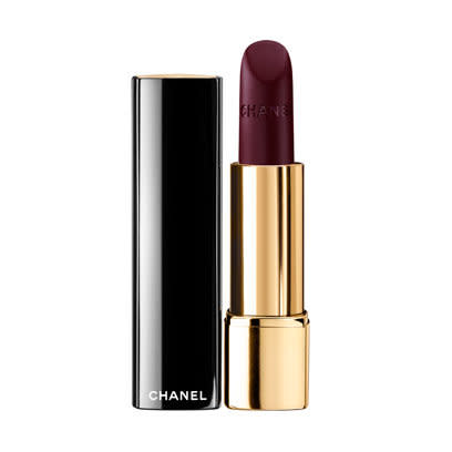 Dark Berry Lipstick Beauty Trend